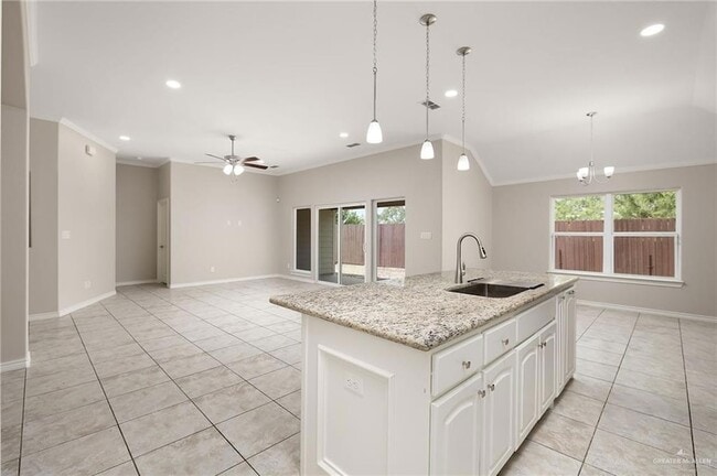 Building Photo - 5524 Xenops Ave