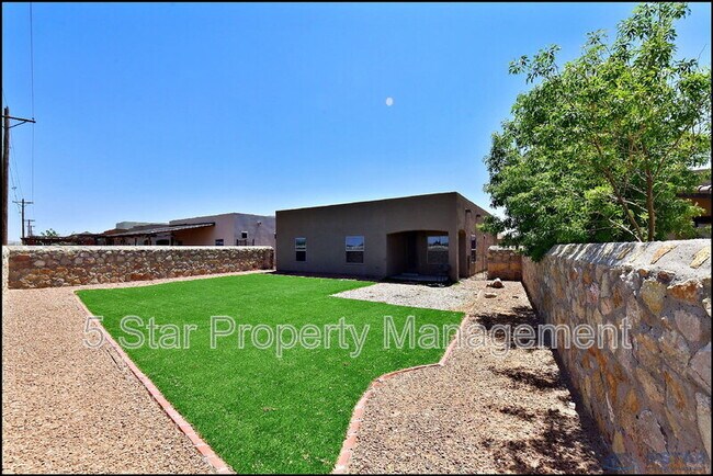 Building Photo - 3741 Loma Adriana