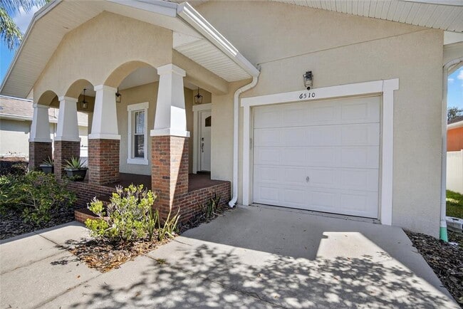 Building Photo - 6510 S Himes Ave