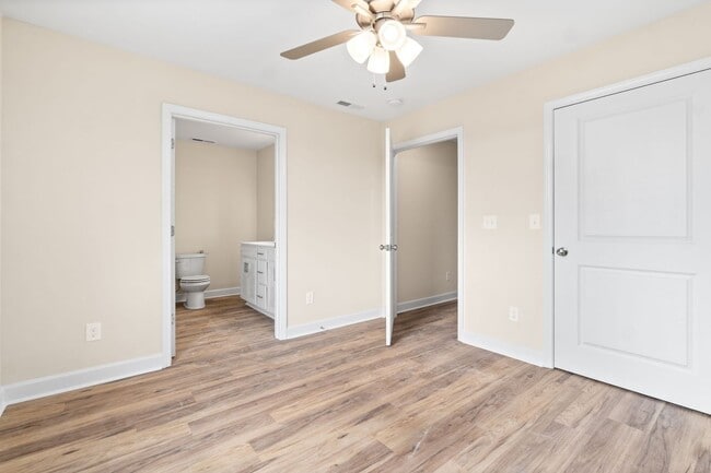 Building Photo - Move-in Special - TWO WEEKS FREE!!