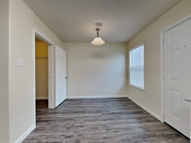 Building Photo - 19110 Deep S Ct