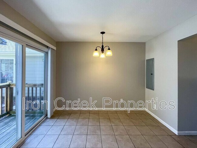 Building Photo - 100 Rotunda Cir