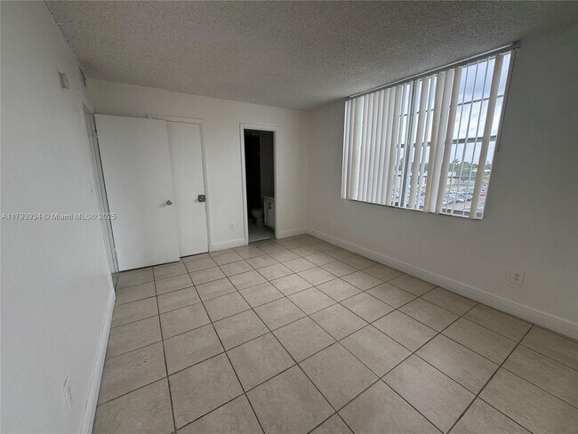 Building Photo - 488 NW 165th St