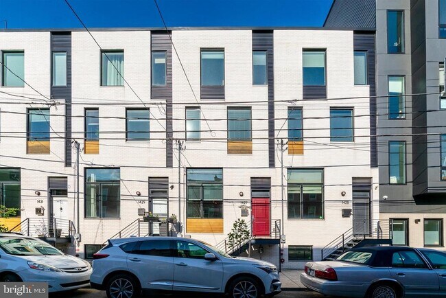 Building Photo - 1427 E Columbia Ave