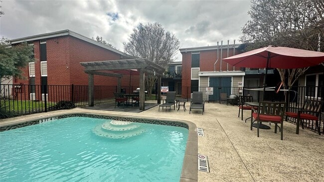 Building Photo - 5426 Menchaca Rd
