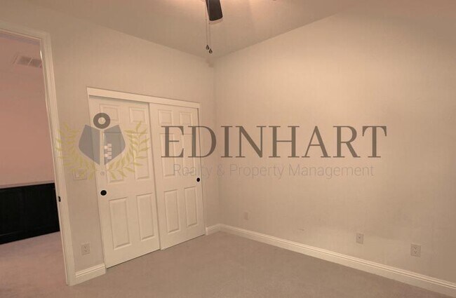Building Photo - 11348 N Via Ventana Way