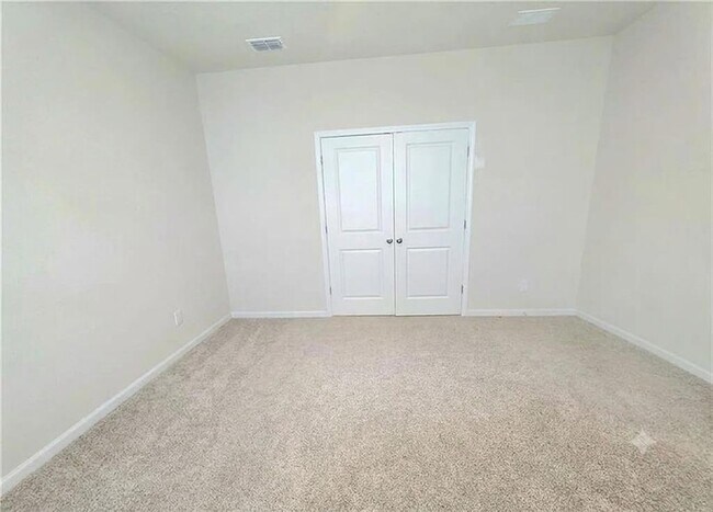 Building Photo - 327 Vly Oak Dr