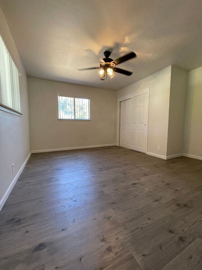 Building Photo - WELCOME HOME TO BULLARD’S BEST-KEPT SECRET!