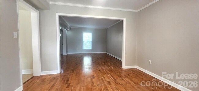 Building Photo - 2015 Glouchester Cir