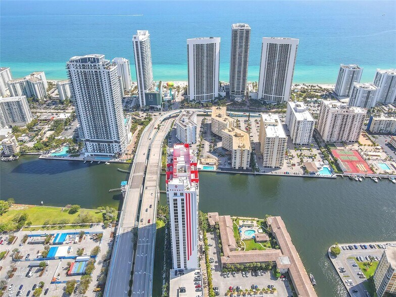 Building Photo - 2600 E Hallandale Beach Blvd