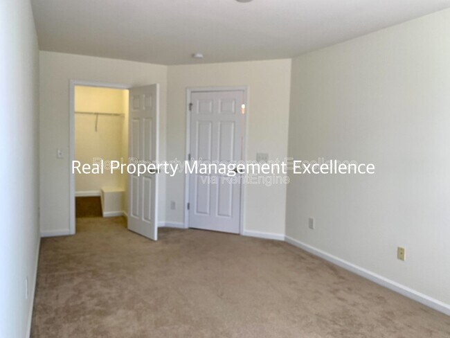 Building Photo - 310 Gilman Ln