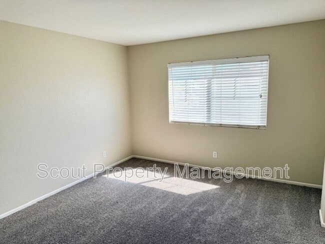 Building Photo - 43174 Teramo St