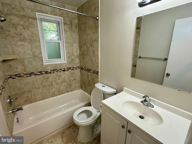 Building Photo - 10115 Hereford Pl