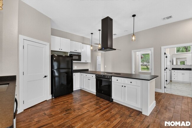 Building Photo - 1130 Circle Acres