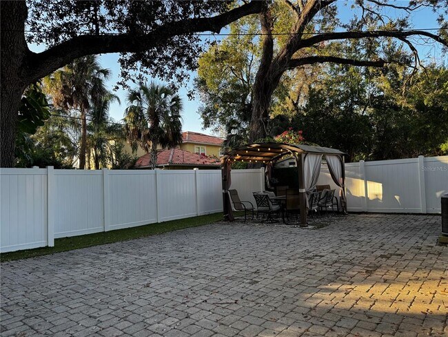 Building Photo - 3115 S Manhattan Ave