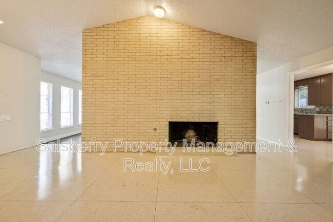 Building Photo - 4915 Westlake Dr