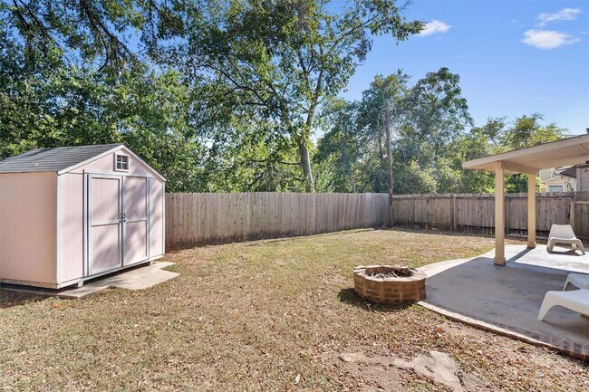 Building Photo - 9809 Meadowheath Dr
