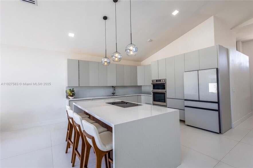 Building Photo - 649 SW 168th Way