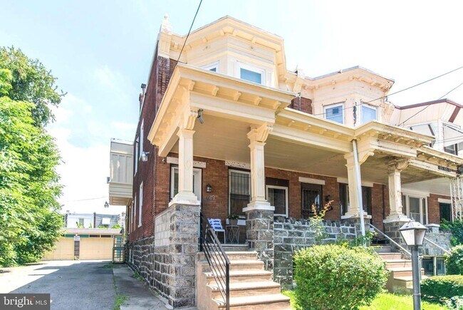 Building Photo - 1549 N 56th St