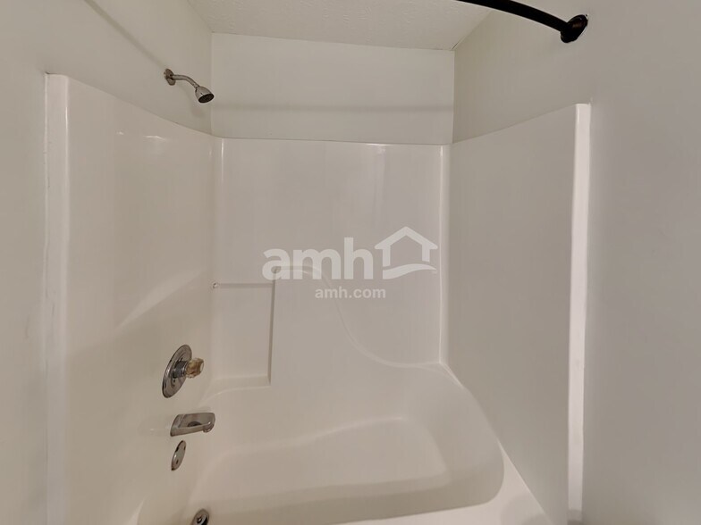 Building Photo - 441 Remington Ave