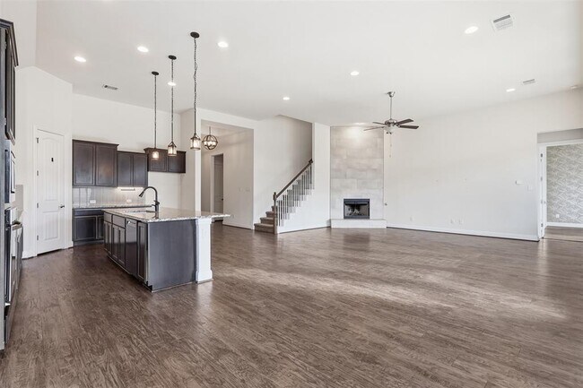 Building Photo - 3800 Empire Cv