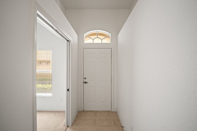 Building Photo - Beautiful Villas 3 beds 2 baths in a Gated...