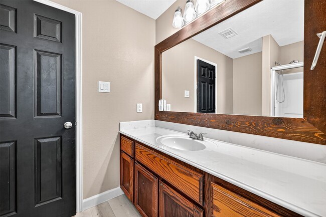 Building Photo - 926 Seabourne Meadow Dr