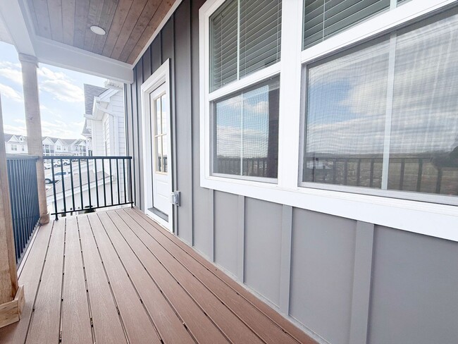 Building Photo - 2-Bedroom Home with Flex Room and Resort-Style Amenities at Highbury