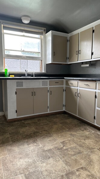 Building Photo - 1728 High St