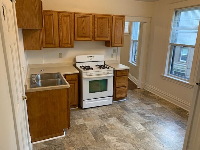 Primary Photo - 2308 W 4th St
