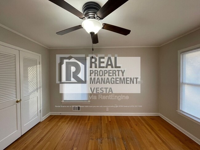 Building Photo - 7162 Everett Dr