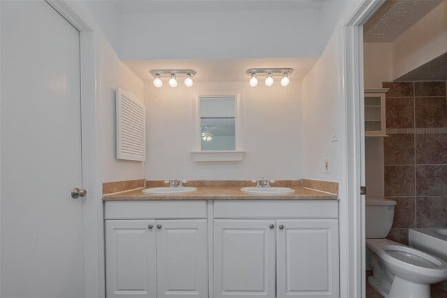 Building Photo - 10306 Jillana Kaye Dr