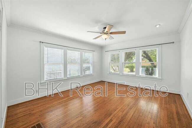 Building Photo - 4036 Dexter Ave