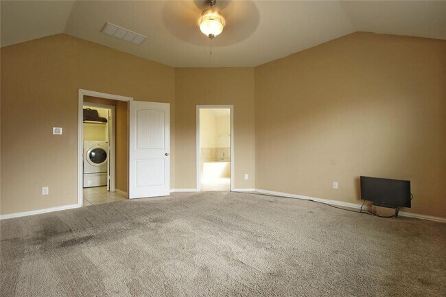Building Photo - 16519 Regal Exeter Dr