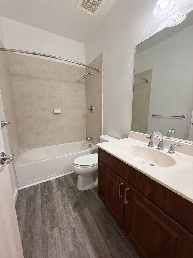 Building Photo - 511 Manawai St
