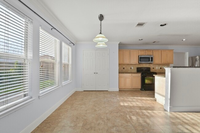 Building Photo - 15811 Vinemoss Ln
