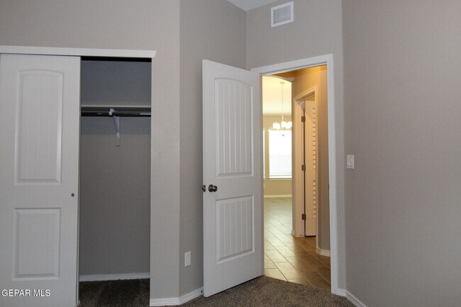 Building Photo - 1217 Golden Summer Ct