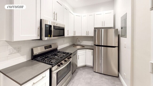 Building Photo - 8 E 74th St