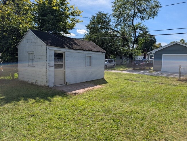 Building Photo - 923 S Logan St