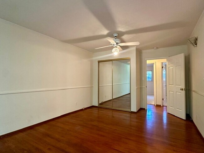 Building Photo - Lovely Saratoga Single-Level Home in Great Neighborhood!