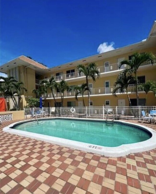 Building Photo - 3061 NE 49th St