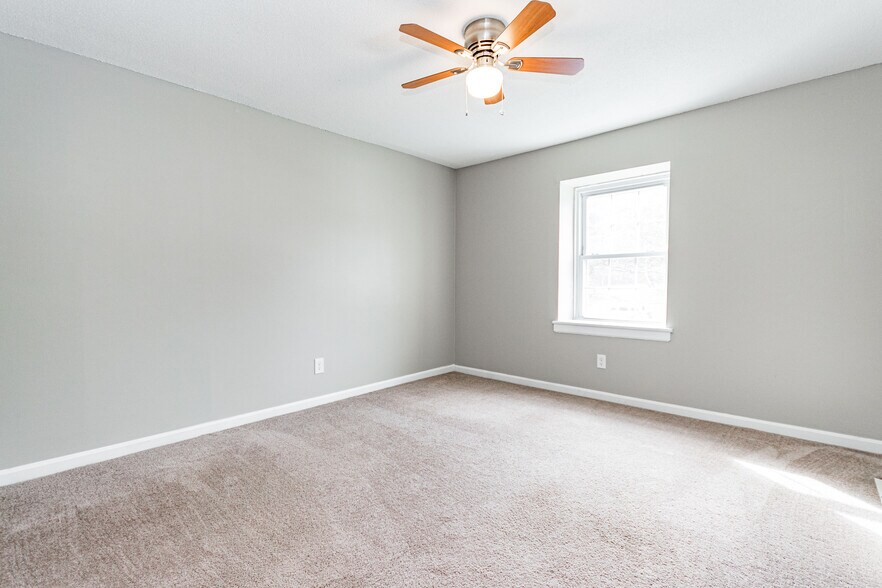 Building Photo - 4704 Blue Bird Court