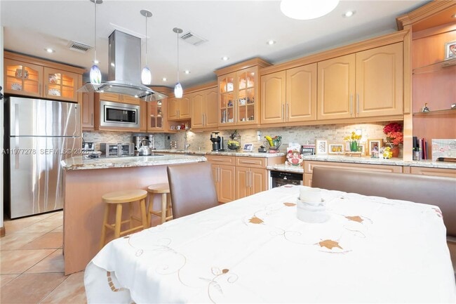 Building Photo - 17360 NW 69th Ct