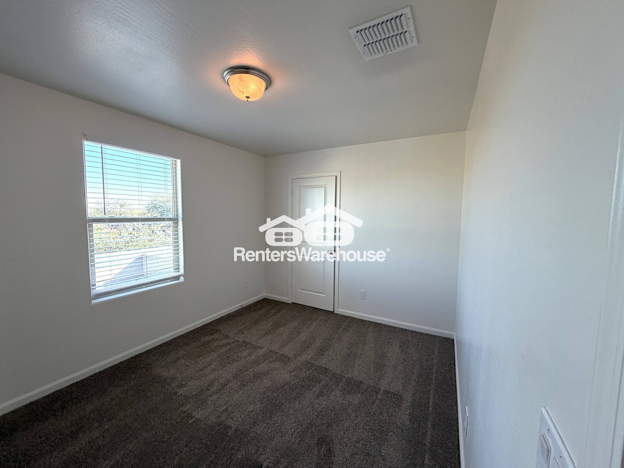 Building Photo - 3852 Princeton Ln