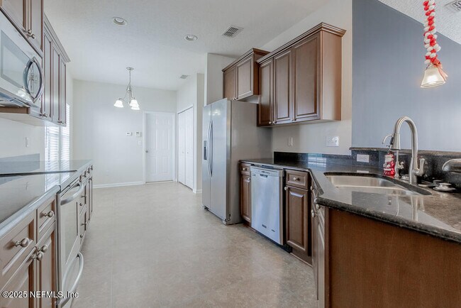 Building Photo - 6332 Endelstow Ln