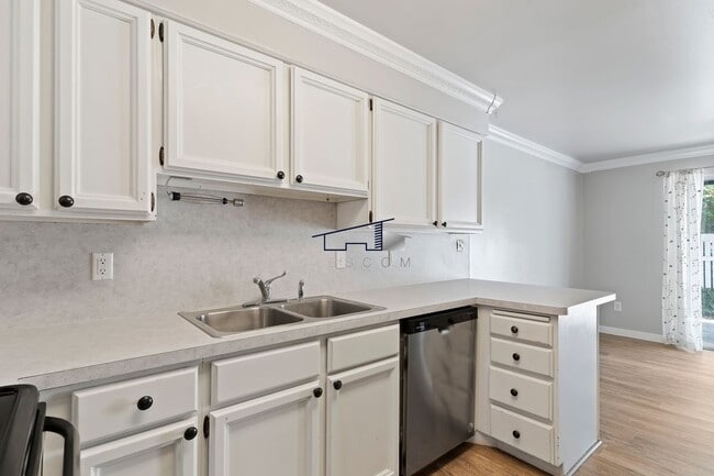Building Photo - 77 Pheasantbrook Cir