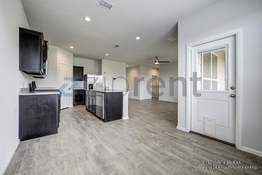 Building Photo - 9720 Fallston Dr
