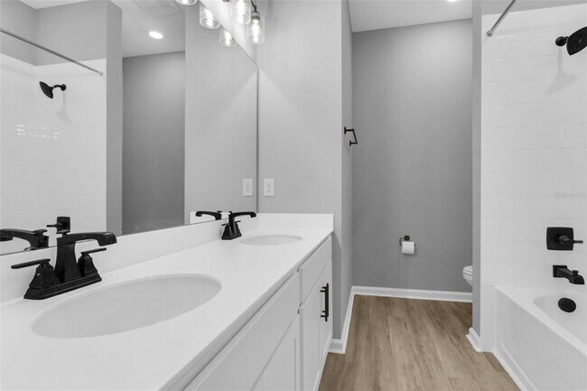 Building Photo - 819 Ballantyne Dr