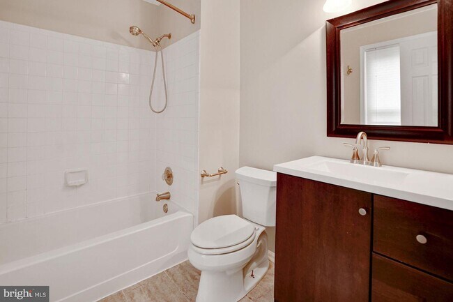 Building Photo - 5136 Glen Meadow Dr
