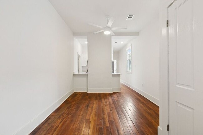 Building Photo - 2320 St Andrew St